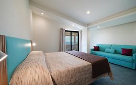 Hotel MARINELLA - Private Free Parking - Grotticelle Beach 200 m